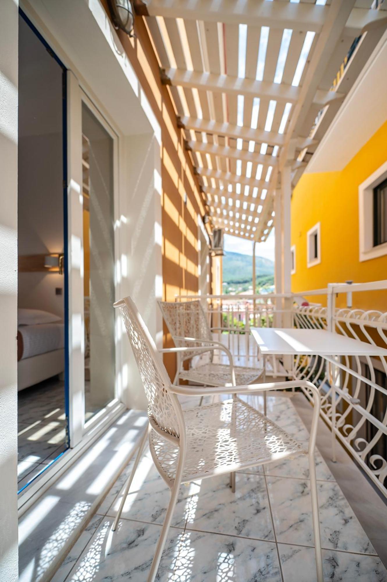 Astra Apartment Parga Luaran gambar